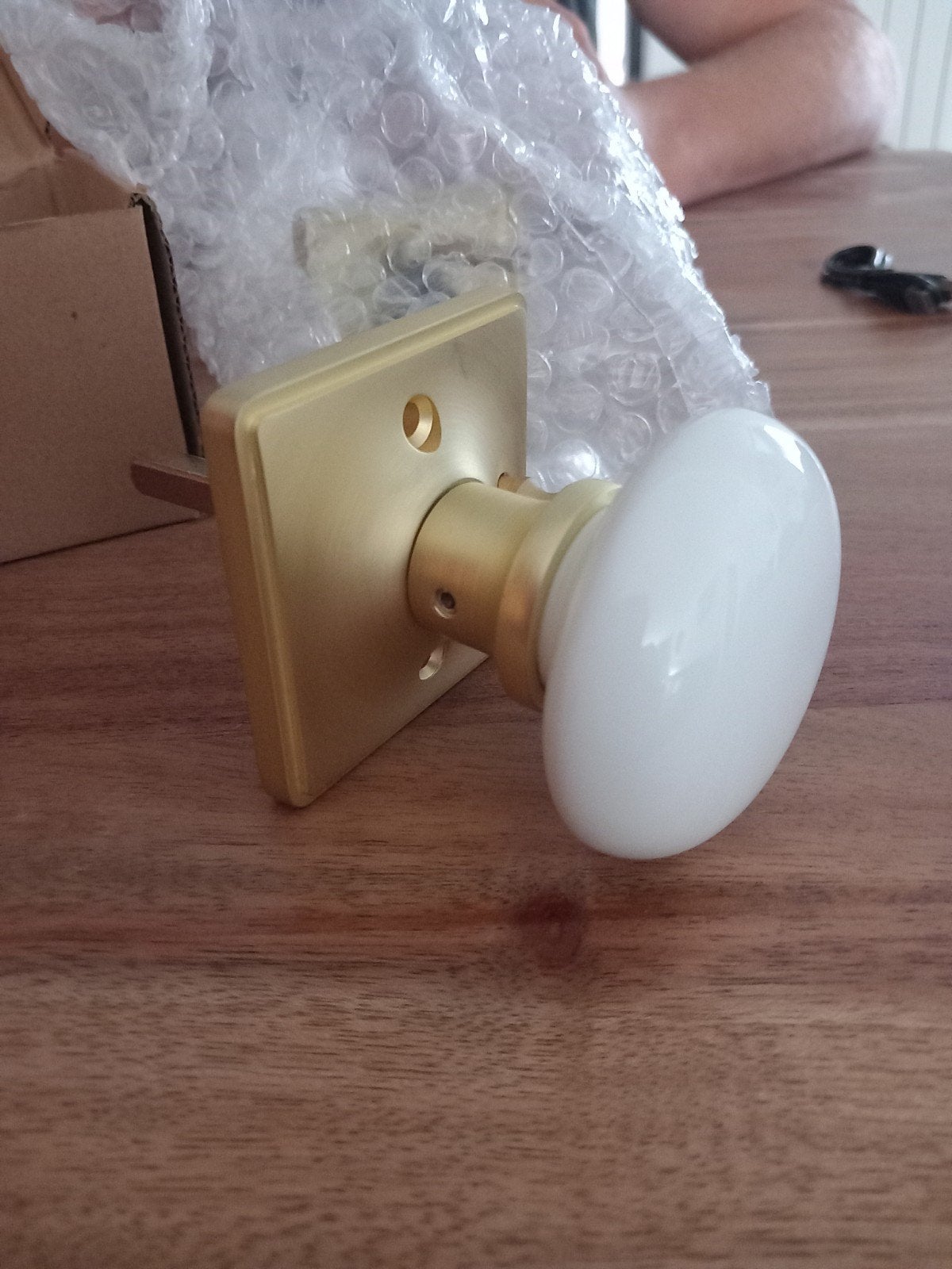 Nieuwe Deurklink met Porseleinen Knop - Goudkleurig, Ophalen of Verzenden, Nieuw, Koper of Messing