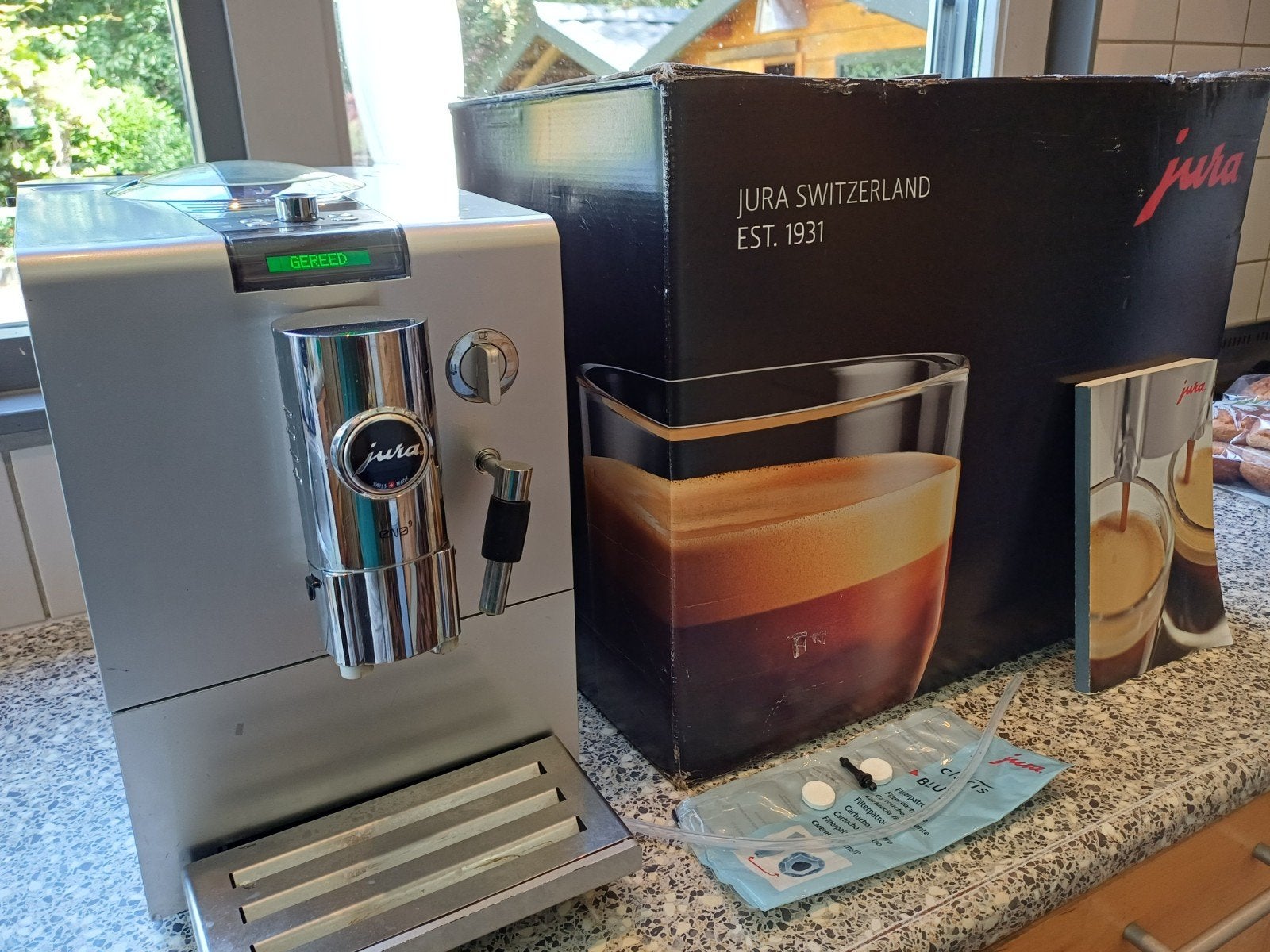 Jura ENA 9 One Touch Koffiemachine, Witgoed en Apparatuur, Gebruikt, Koffiemachine, Afneembaar waterreservoir, Koffiebonen