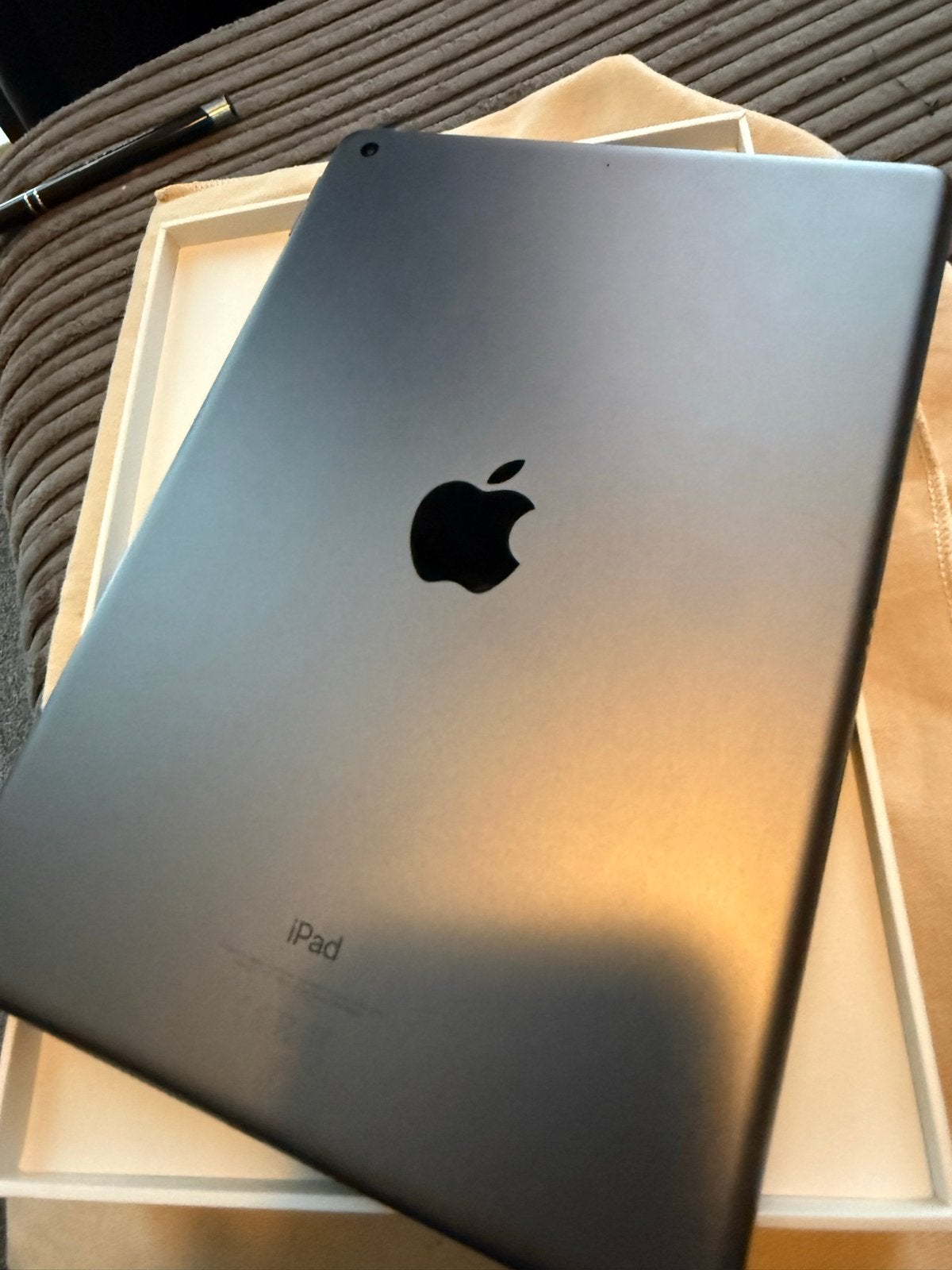 Apple iPad (9e generatie) 64GB Wi-Fi - Zo goed als nieuw, Computers en Software, 10 inch, Apple iPad, Ophalen of Verzenden, Zo goed als nieuw
