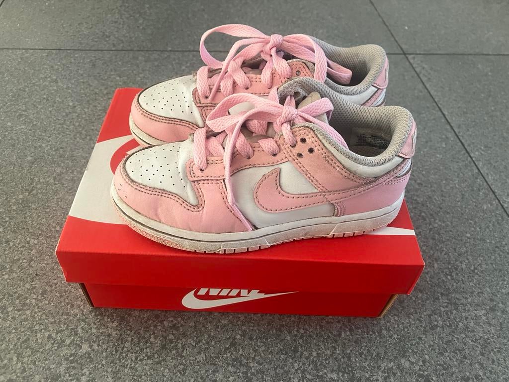 Nike Dunk Low Roze Maat 28 - Meisjes Sneakers, Ophalen of Verzenden, Gebruikt, Meisje, Schoenen