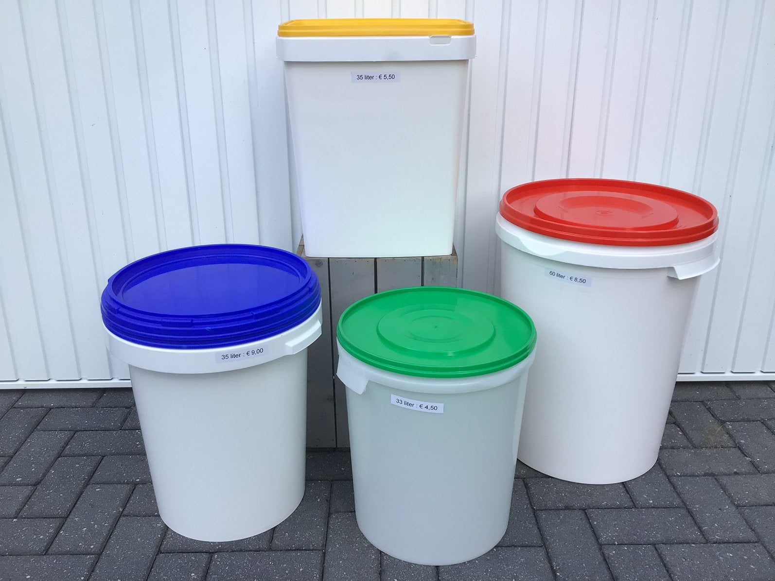 Voertonnen,Bewaartonnen.Nieuw.Maat: 33,35,60,70ltr. € 4,50., Huis en Inrichting, Emmers, Ophalen, Nieuw, Kunststof, Met deksel