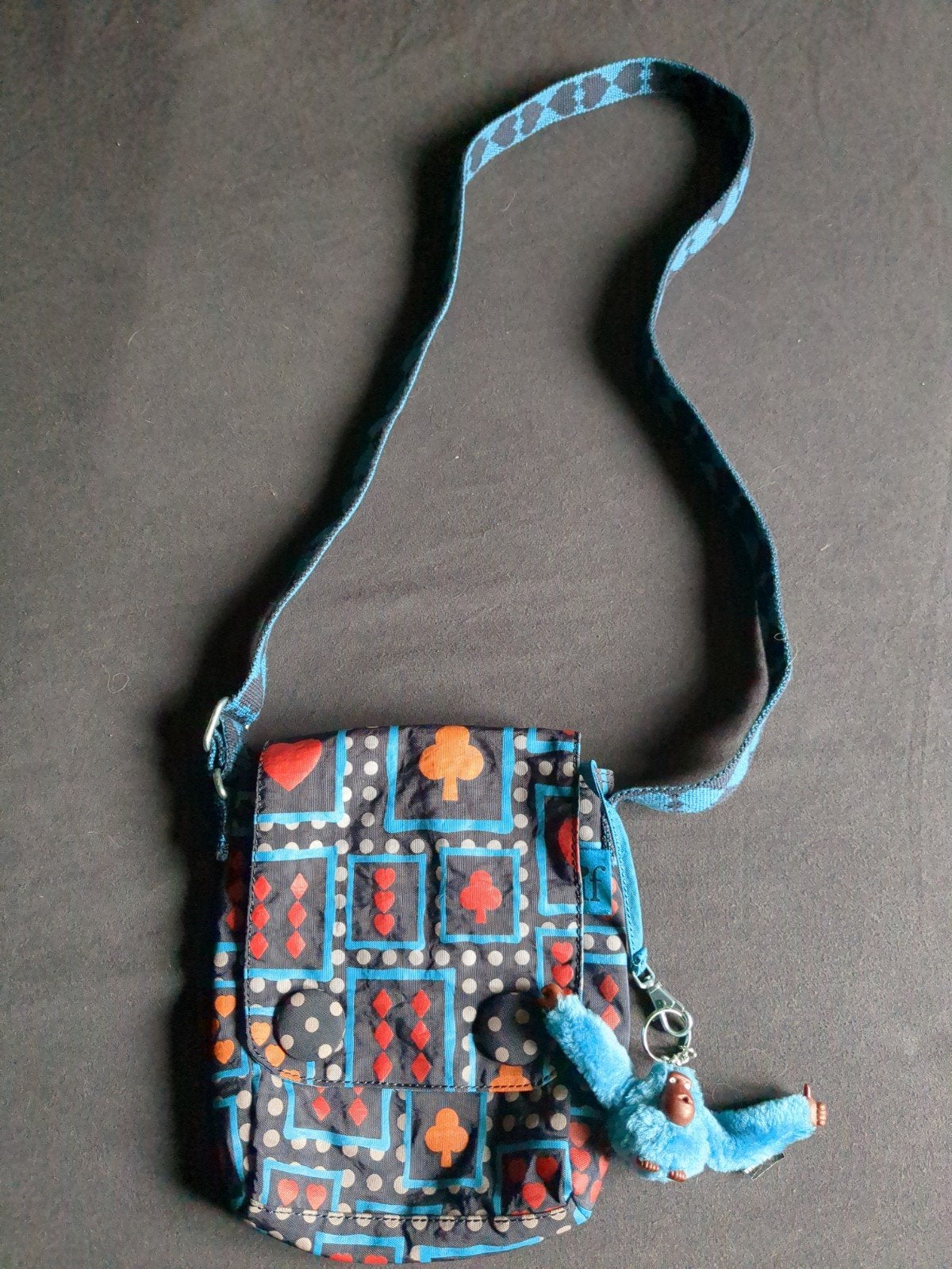 Kipling tasje met speelkaartmotief en aapje, Ophalen of Verzenden, Zo goed als nieuw, Blauw, Schoudertasje