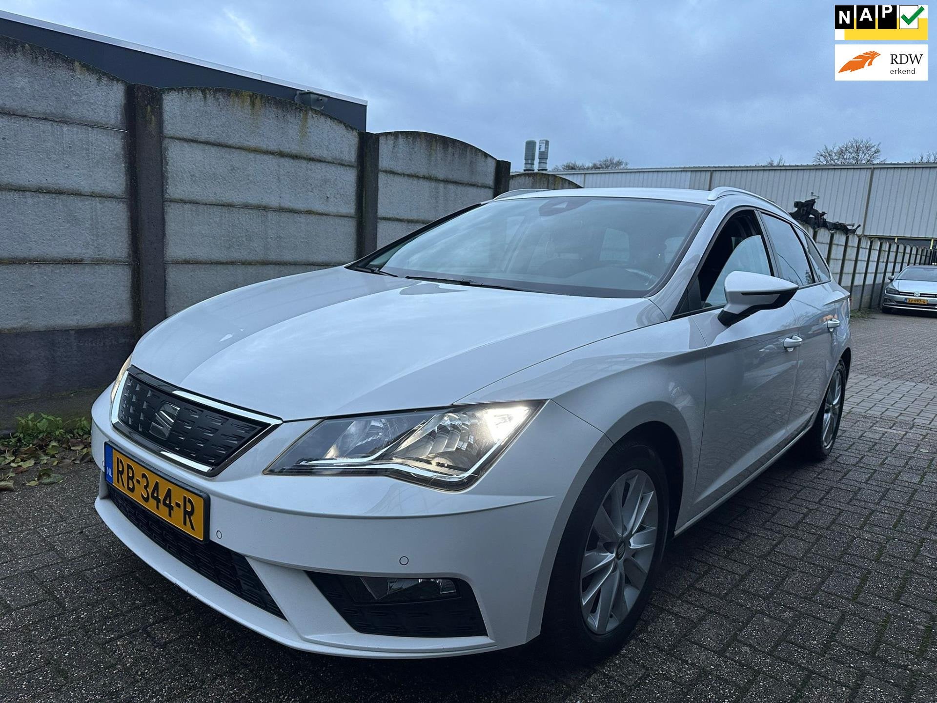 Seat Leon 1.0 EcoTSI Style Business Intense DSG/ EERSTE EIGE, Stof, Gebruikt, Leon, Origineel Nederlands