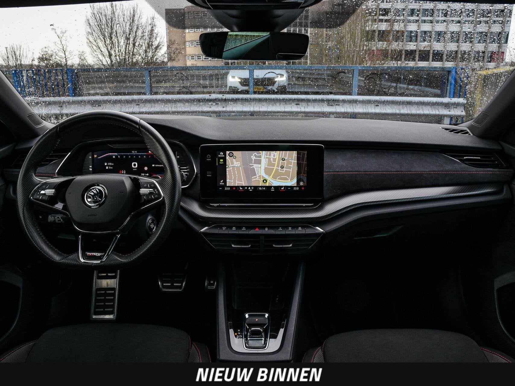 Skoda Octavia Combi 1.4 TSI RS iV PHEV Business 245 PK Panor, Auto's, Stof, 4 cilinders, Wit, Hybride Elektrisch/Benzine
