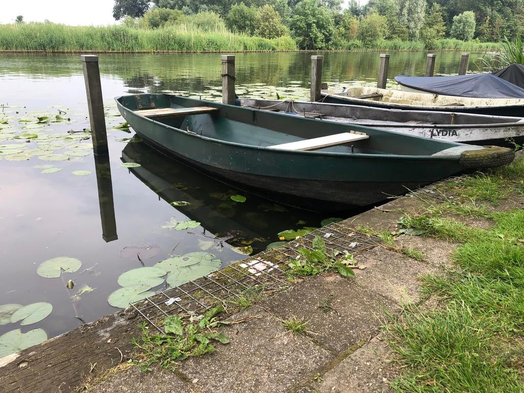 Stalen vlet / roeiboot 4,7m X 1,4m, Ophalen, Gebruikt, Staal, Met roeispanen of peddels