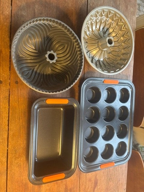 bakvormen en muffinvorm van nordic ware en le creuset NIEUW, Ophalen of Verzenden, Nieuw, Taarten of Cupcakes, Bakvorm