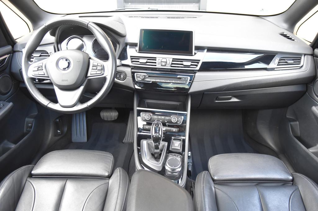 BMW 2 Serie Active Tourer 218i High Executive * Luxury line, Auto's, Lichtsensor, Gebruikt, Met garantie (alle), Zwart