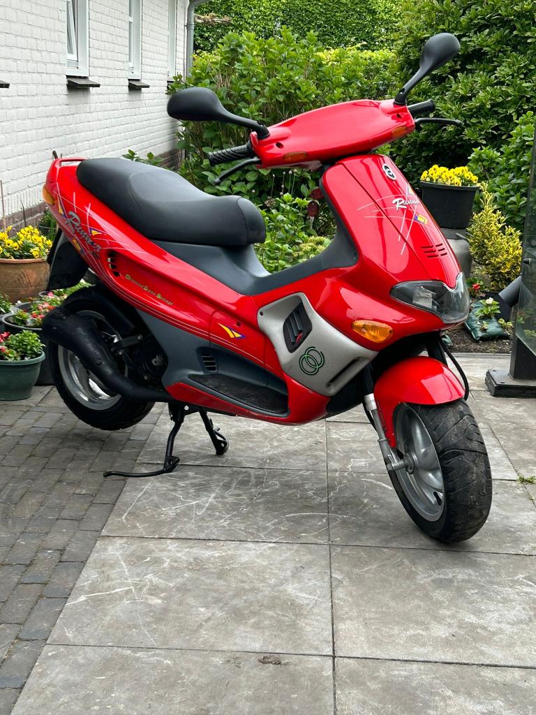 ⭐️Gilera runner dd rood Brom 2 takt nette staat⭐️