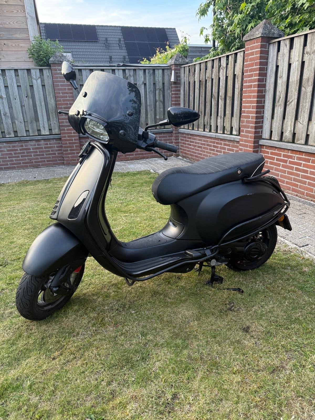 Vespa Sprint Mat Zwart - Zo goed als nieuw!, Fietsen en Brommers, Ophalen, Zo goed als nieuw, Benzine, Overige modellen