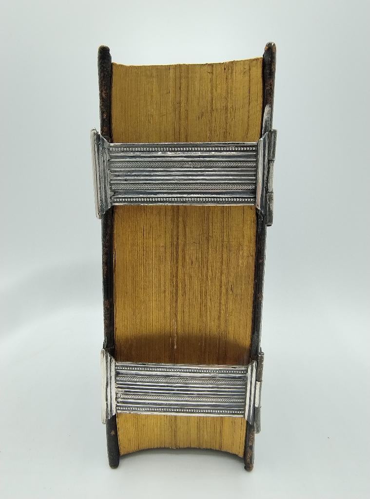 Bijbel met dubbele zilveren sloten, 1818