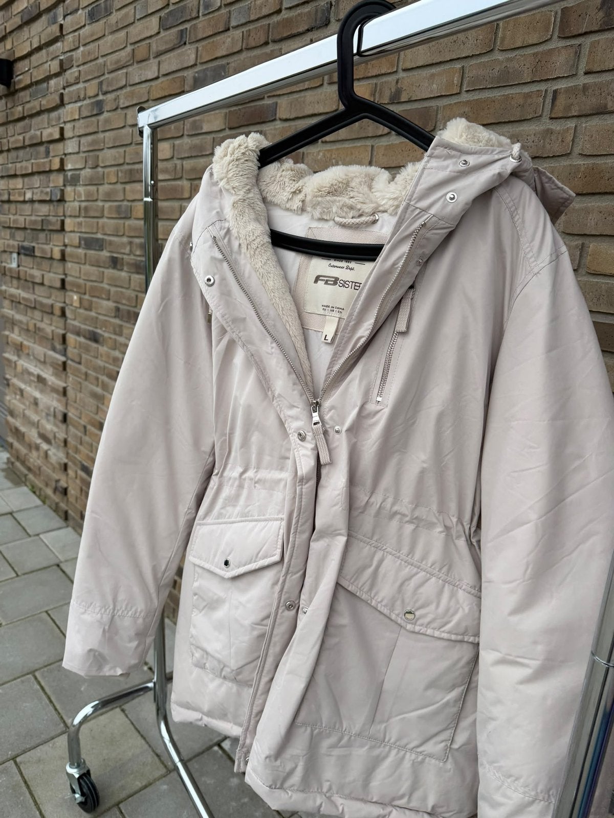 NIEUW ‼️Prachtige witerjas maat L valt als M, Ophalen, Nieuw, Maat 38/40 (M), Beige