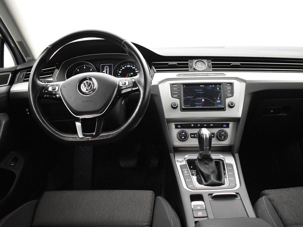 Volkswagen Passat Variant 1.6 TDI DSG AUT COMFORTLINE + WEGK, Auto's, Volkswagen, Stof, Gebruikt, 4 cilinders, Wit