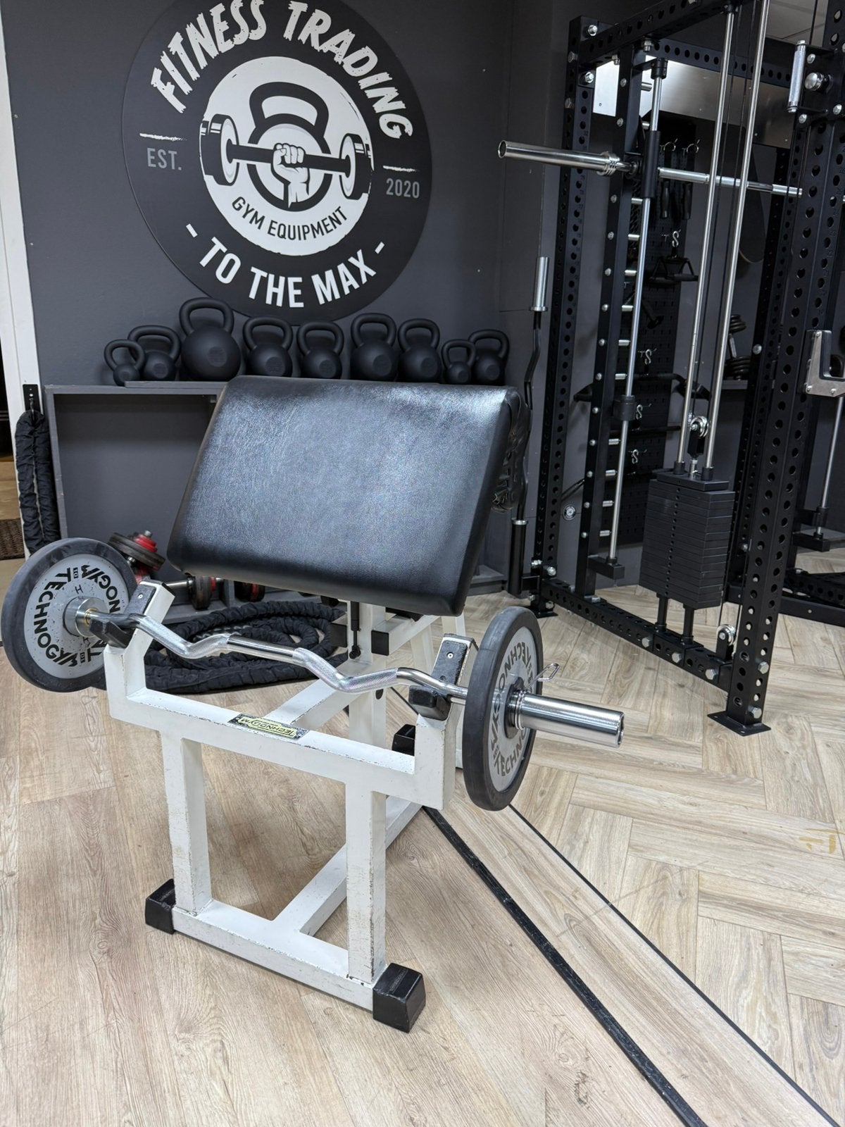Technogym Scott / Preacher Bench excl curl barbell schijven, Gebruikt, Ophalen of Verzenden, ., Info@fitnesstradingtothemax.nl