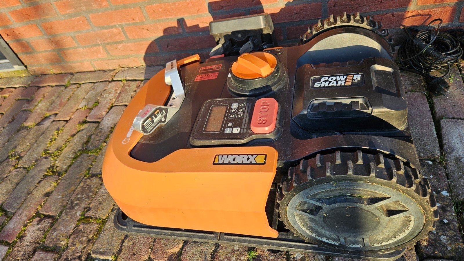 Worx Landroid L2000 WR155e robotmaaier, Tuin en Terras, Ophalen, Cirkelmaaier, Gebruikt, Mulchfunctie