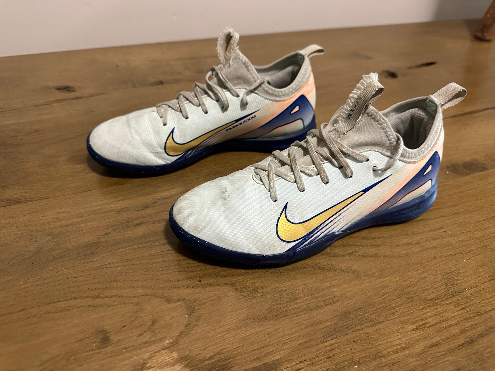 Nike zaalvoetbalschoenen - Maat 36, Ophalen, Gebruikt, Maat XS of kleiner, Schoenen