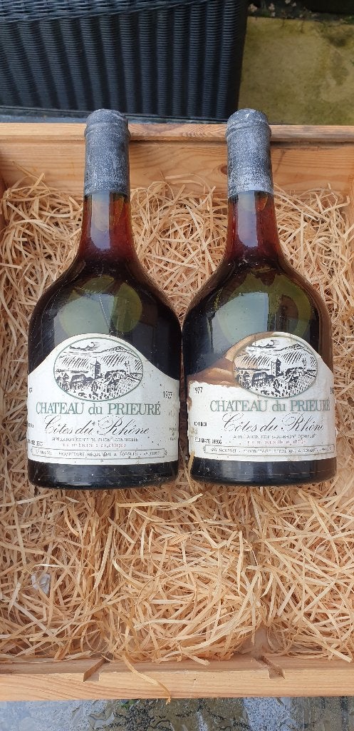 2 X Chateau du Prieure cotes du Rhone 1977, Verzamelen, Wijnen, Frankrijk, Nieuw, Ophalen of Verzenden, Rode wijn