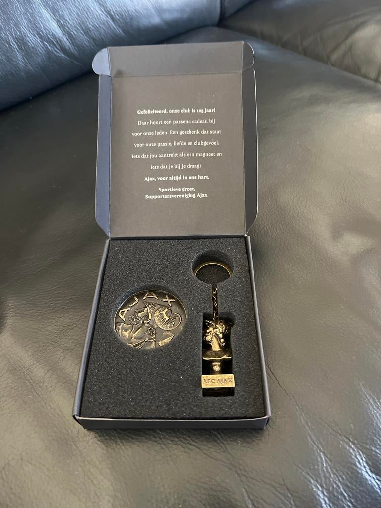 Ajax Supportersvereniging 125 jaar cadeau, Ophalen of Verzenden