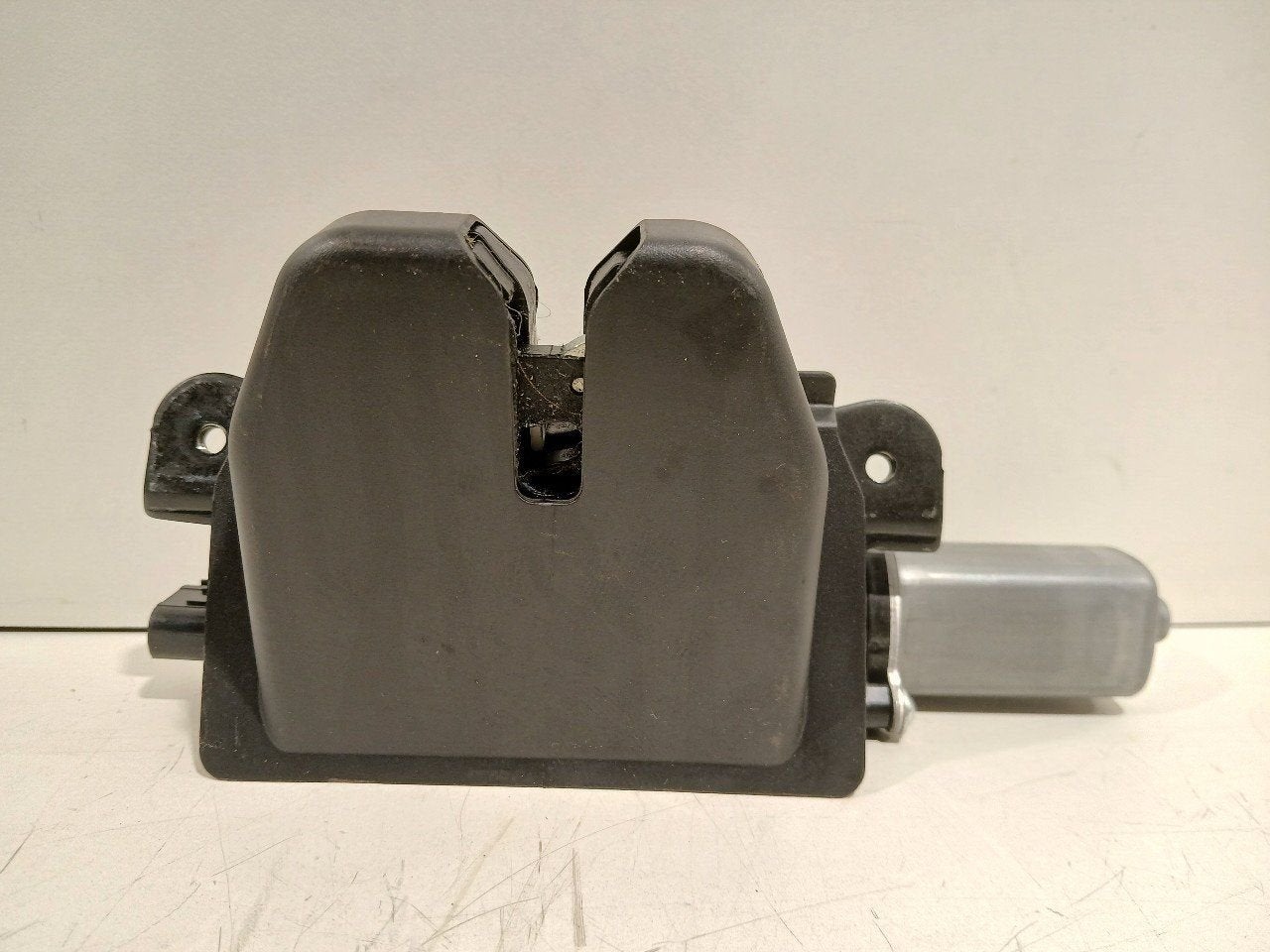 Slot mechaniek kofferdeksel achterklep elektrisch Jeep Compa, Auto-onderdelen, Jeep, Onderdelen@venauto.nl, Van der Ven Autorecycling B.V.