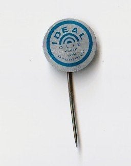 blikken bromfiets speld Ideal olie voor uw brommer, Ophalen of Verzenden, Gebruikt, Overige onderwerpen, Speldje of Pin