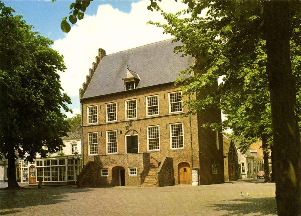 Oirschot, Gemeentehuis - gelopen, Ophalen of Verzenden, Voor 1920, Gelopen, Noord-Brabant