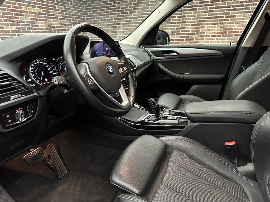 BMW X3 xDrive30e eDrive Edition | Head-up| CarPlay| Stuurver, 1998 cc, Gebruikt, Euro 6, 2000 kg
