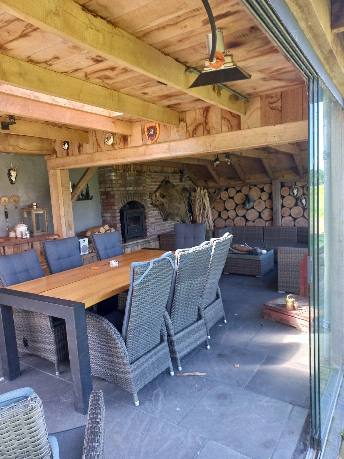 Luxe Houten Tuinhuis met Glazen Schuifwanden en Haard, Tuin en Terras, Tuinhuizen, Gebruikt, Ophalen of Verzenden, 400 cm of meer