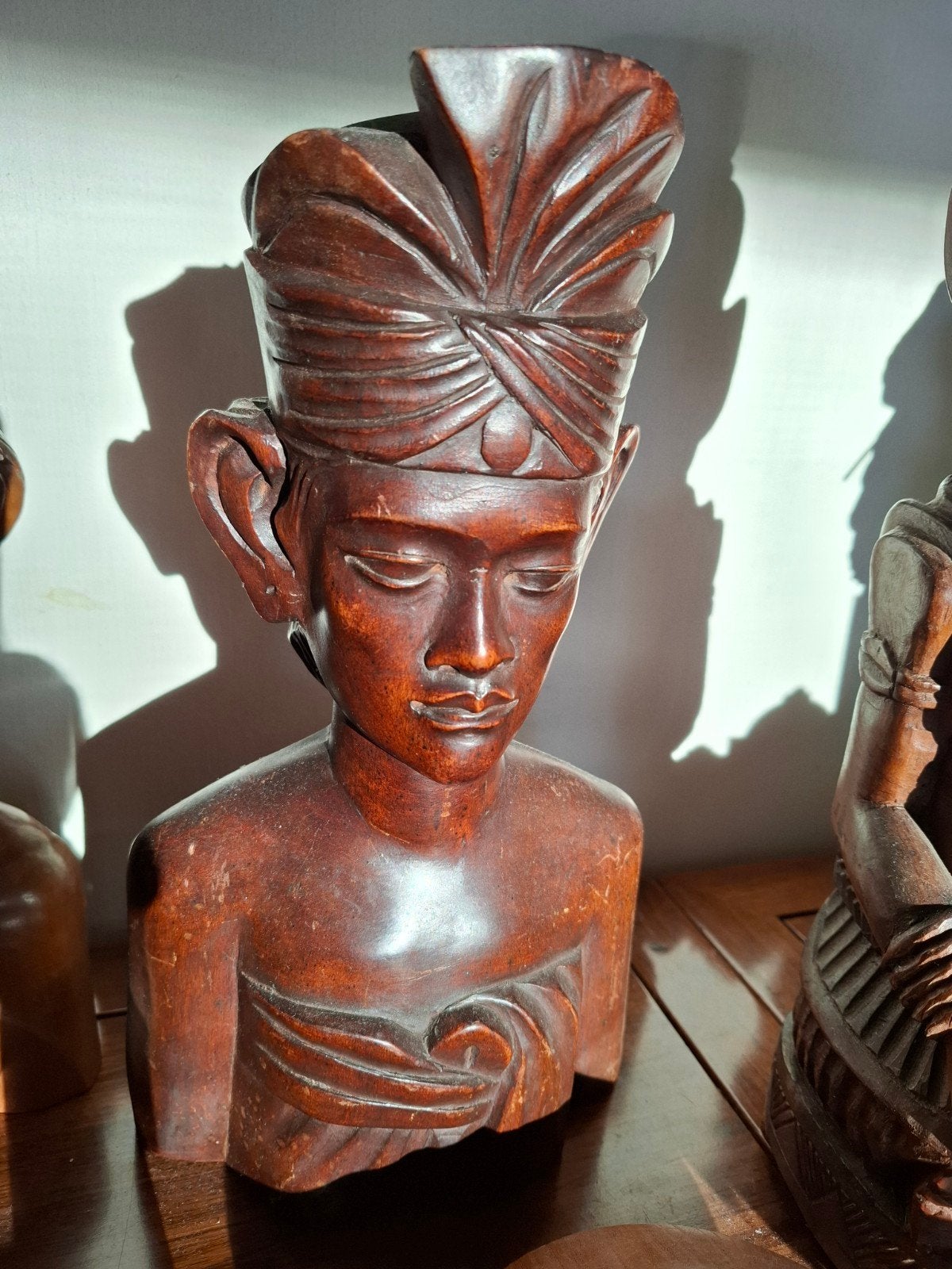 Hard houten beeld uit Bali Indonesie nederlands-indie, Ophalen of Verzenden, Gebruikt