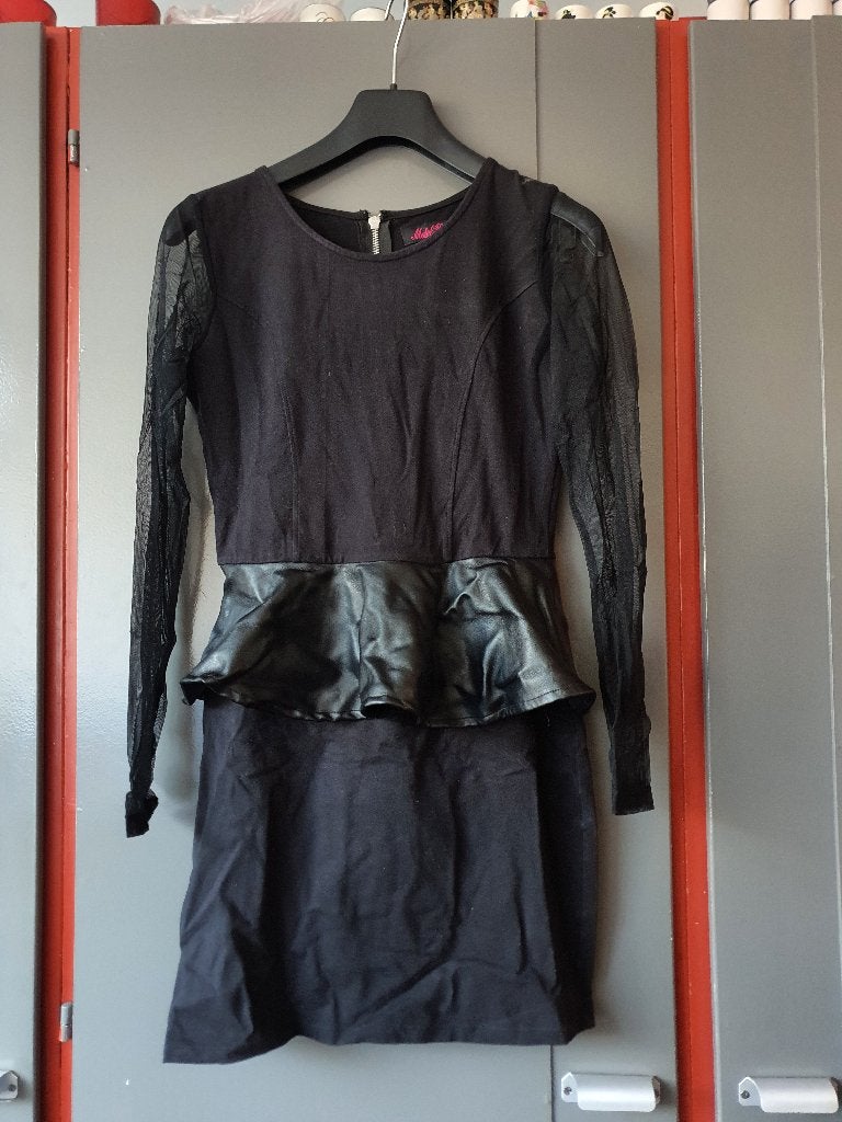 Motel Rocks zwart jurkje – mesh & faux leather peplum, Kleding | Dames, Ophalen of Verzenden, Zo goed als nieuw, Zwart, Boven de knie