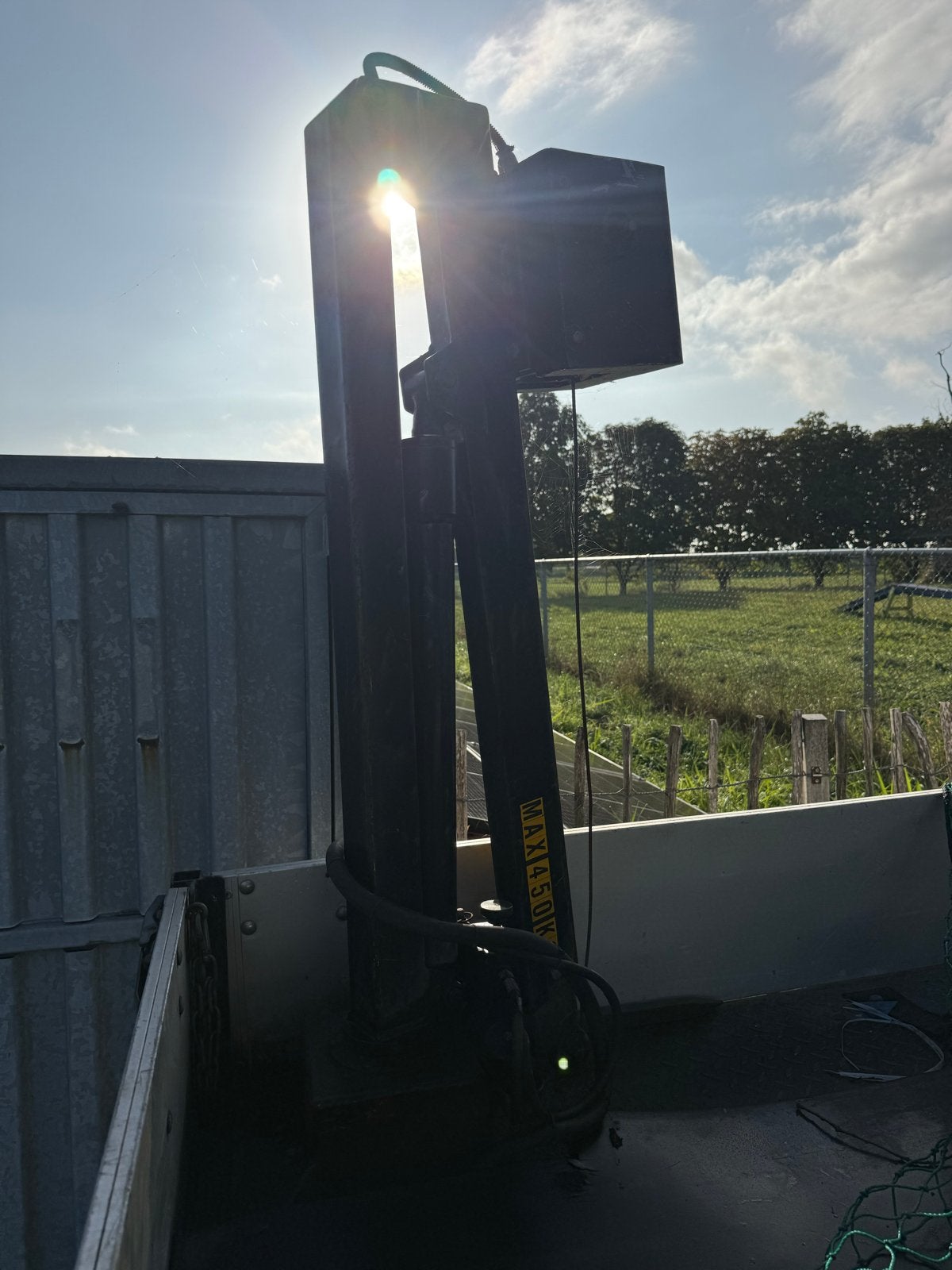 Hijskraan 450kg elektrisch 12v (lier) handbediening, Ophalen