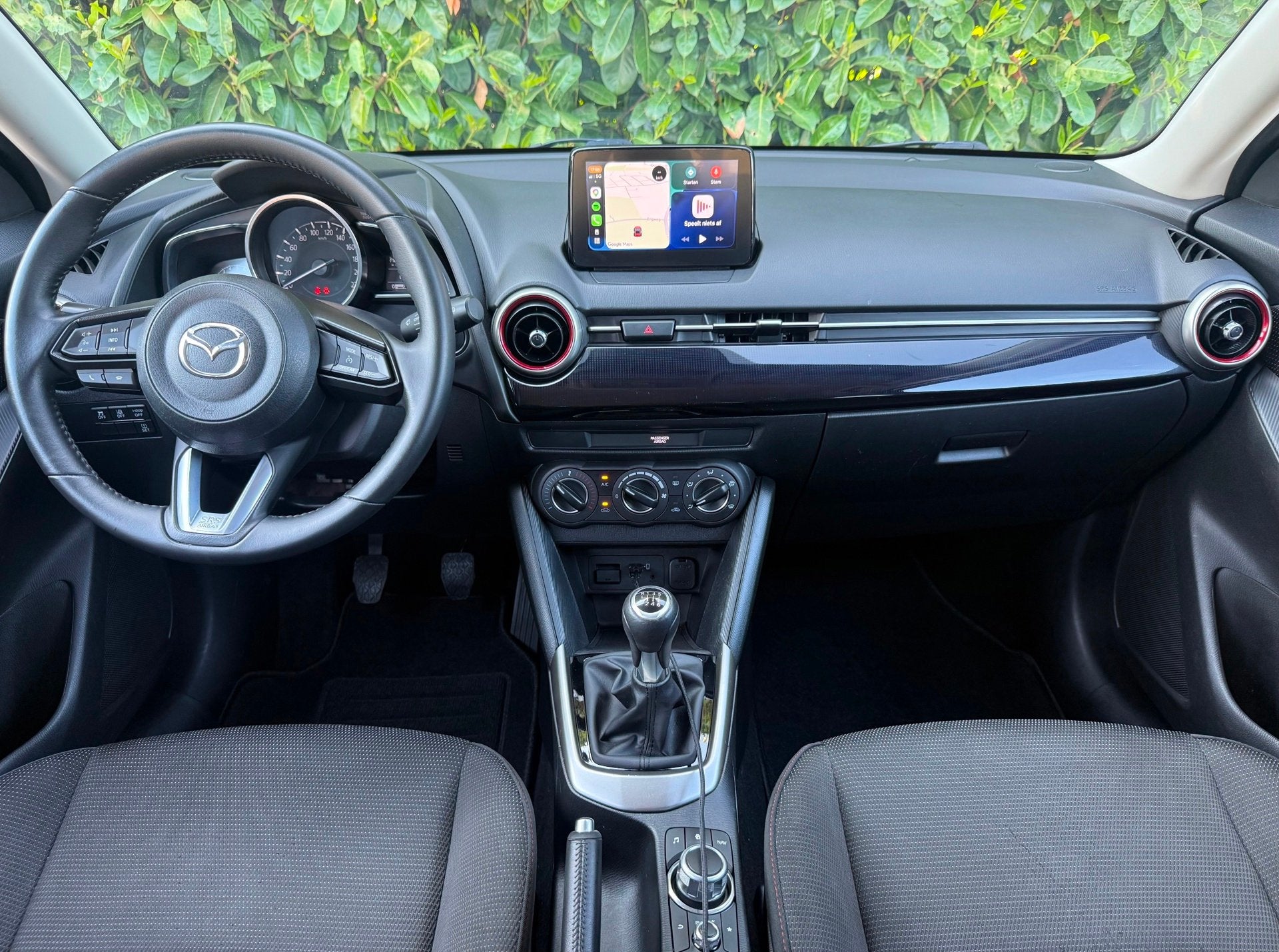 Mazda 2 1.5 Skyactiv-G Sportive |CARPLAY|CRUISE|CAMERA|AIRCO, Auto's, Mazda, Voorwielaandrijving, Stof, 4 cilinders, 23 km/l