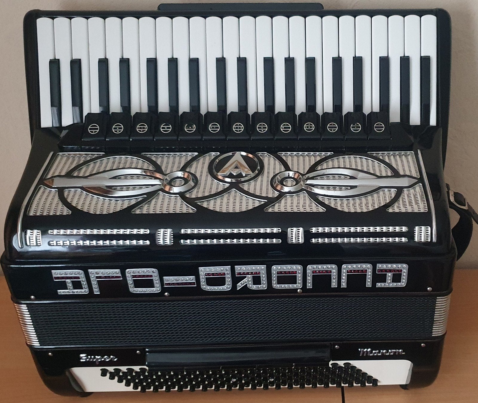Accordiola Super Manon 5 korig 120 bas 3 rijen gr.b., Muziek en Instrumenten, Ophalen of Verzenden, Gebruikt, 120-bas, Accordiola