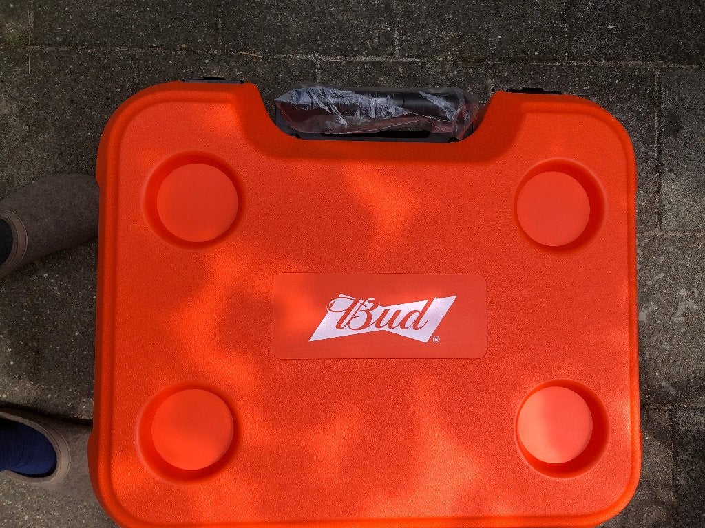 Budweiser koelbox met fm radio en bluetooth speaker, Caravans en Kamperen, Koelboxen, Nieuw, Koelbox, Koelelement, Ophalen of Verzenden