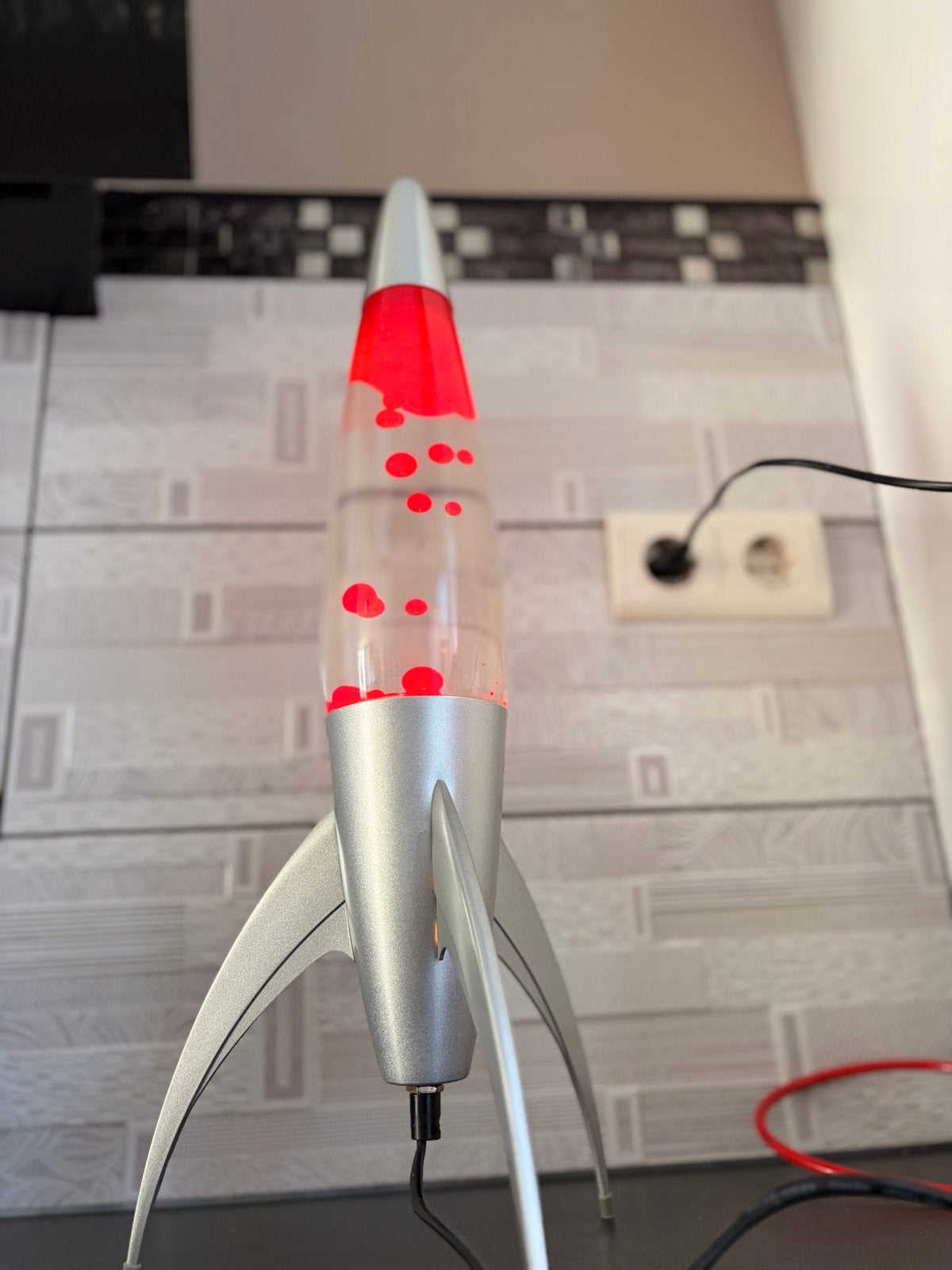 Raket lavalamp - Zilver met rood, Overige merken, Gebruikt, Overige fittingen, Ophalen of Verzenden