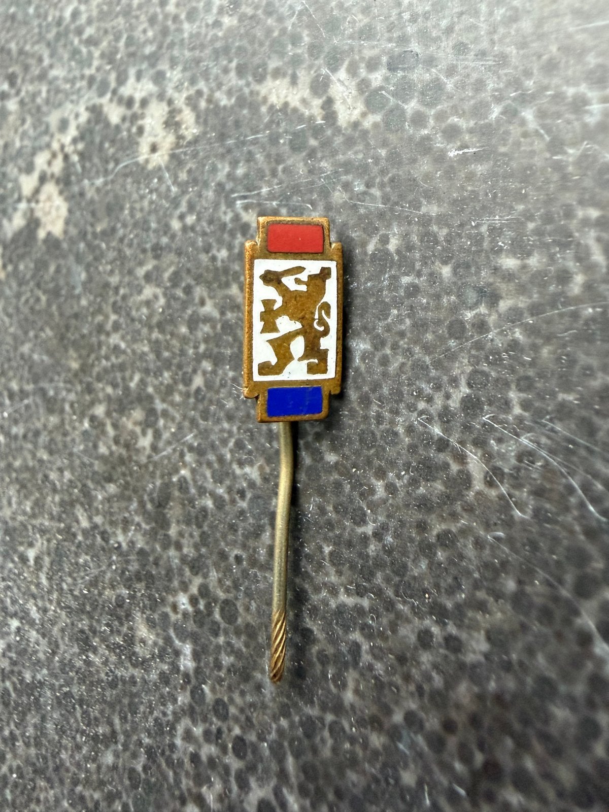Nederlandse Unie Anti-NSB verzetsspeldje WW2., Verzenden, Nederland, Embleem of Badge