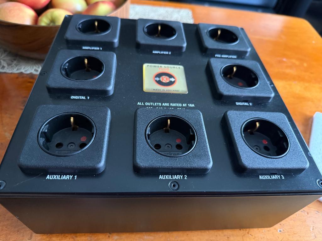 Kemp Power Source Plus, Ophalen, Zo goed als nieuw, 2 tot 5 meter, Overige kabels