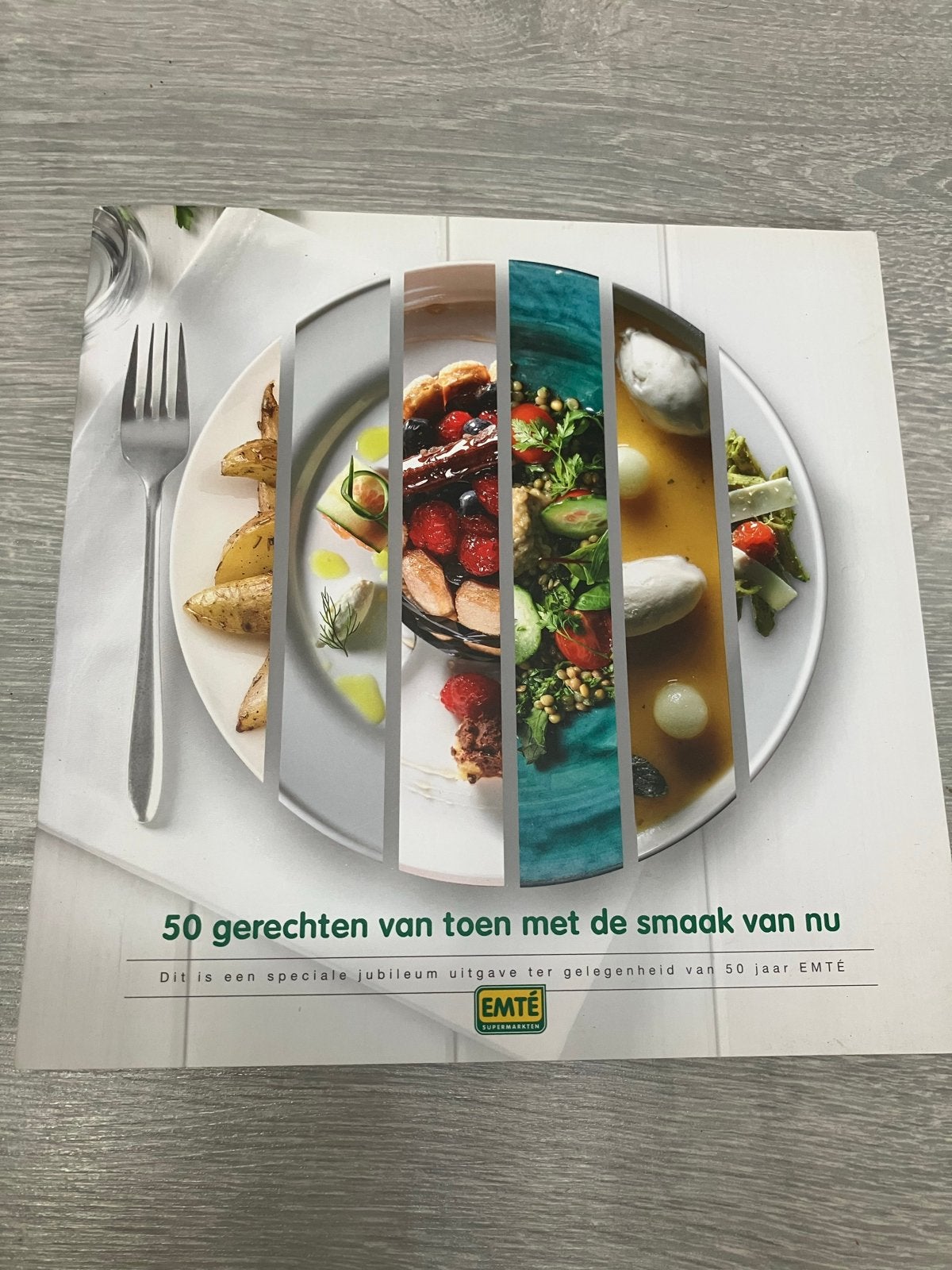 EMTE Jubileum Kookboek: 50 Gerechten van Toen met Smaak van, Boeken, Ophalen of Verzenden, Zo goed als nieuw, Overige gebieden