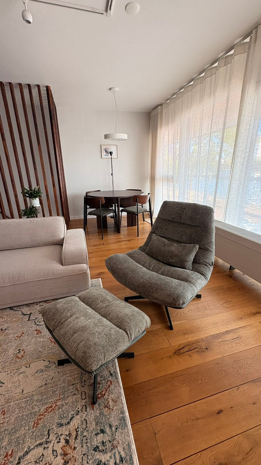 Beliani EIDE Swivel Armchair with Footstool - Grey-Green, Ophalen, Gebruikt