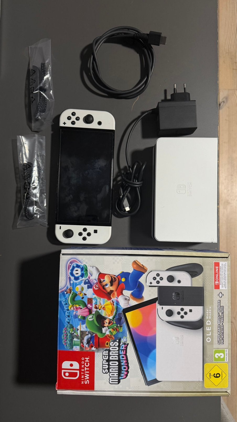 Foto 3 van Nintendo switch Oled
