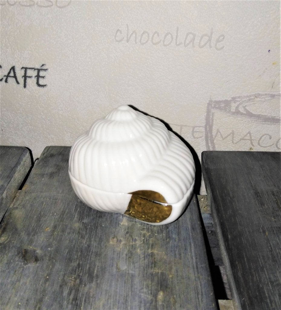 Potje in de vorm van een schelp wit porselein, Verzamelen, Beelden en Beeldjes, Ophalen, Gebruikt, Dier