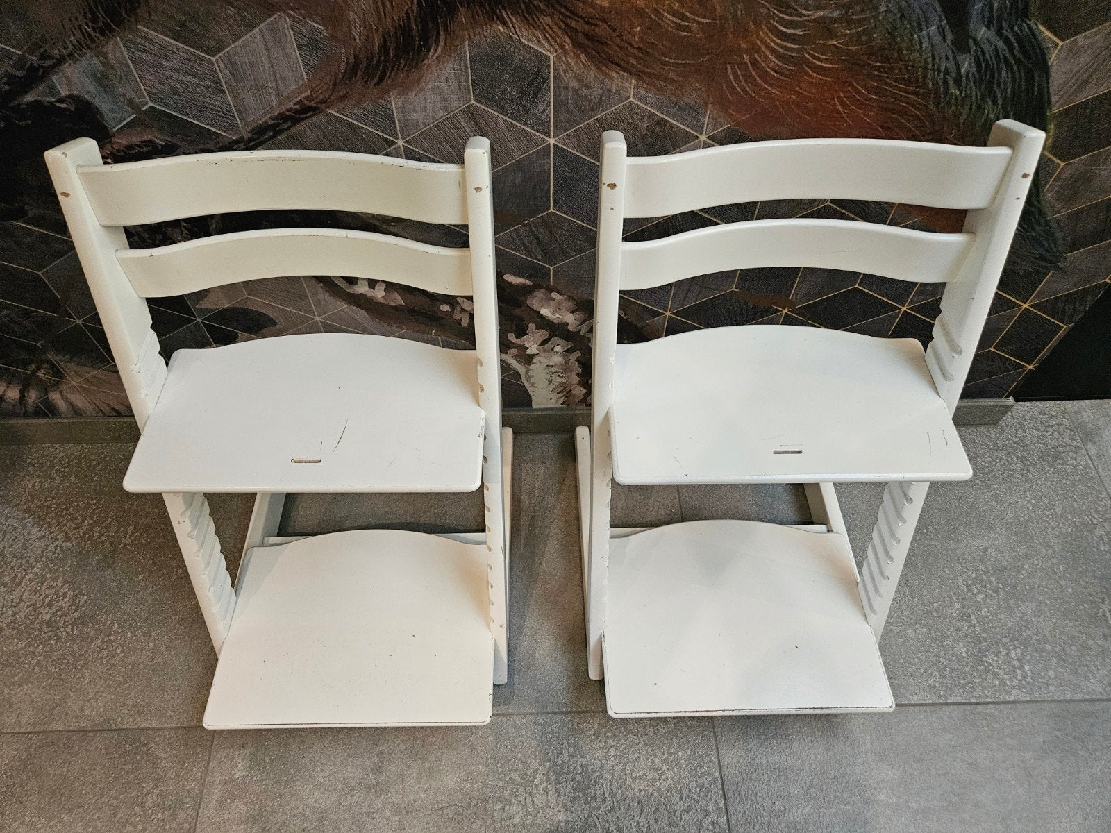 Twee witte meegroeistoelen (Tripp Trapp), Ophalen, Gebruikt, Meegroeistoel, Aanschuifbaar