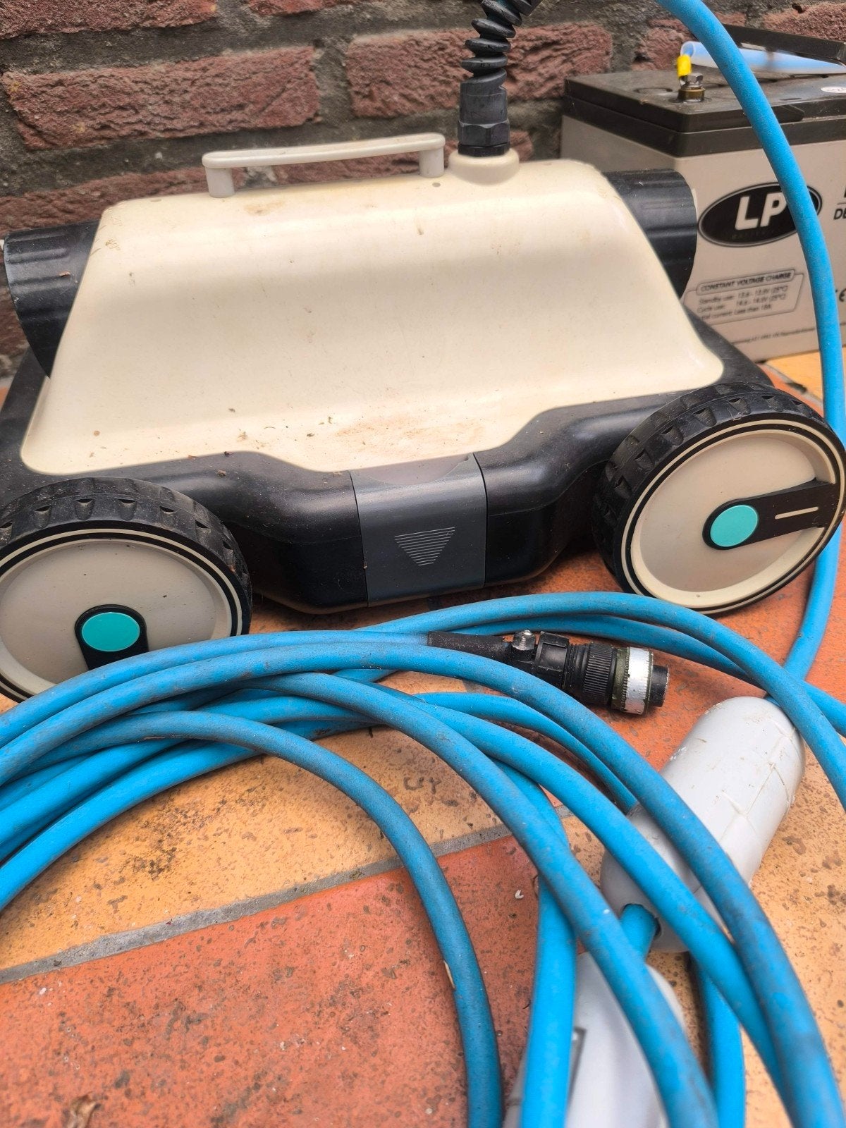 Zwembadreiniger robo ZR10 Waterland
• Reinigt uw zwembad aut, Ophalen, Gebruikt