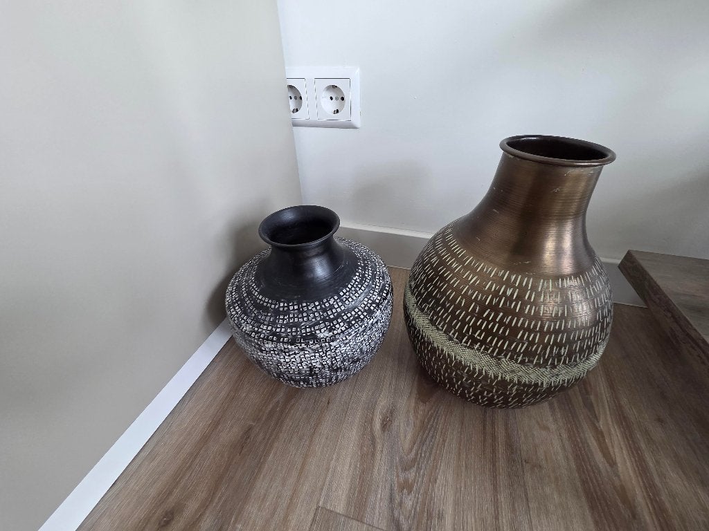 2 metalen vazen van Leen Bakker, Ophalen, Zo goed als nieuw, Zwart, Metaal