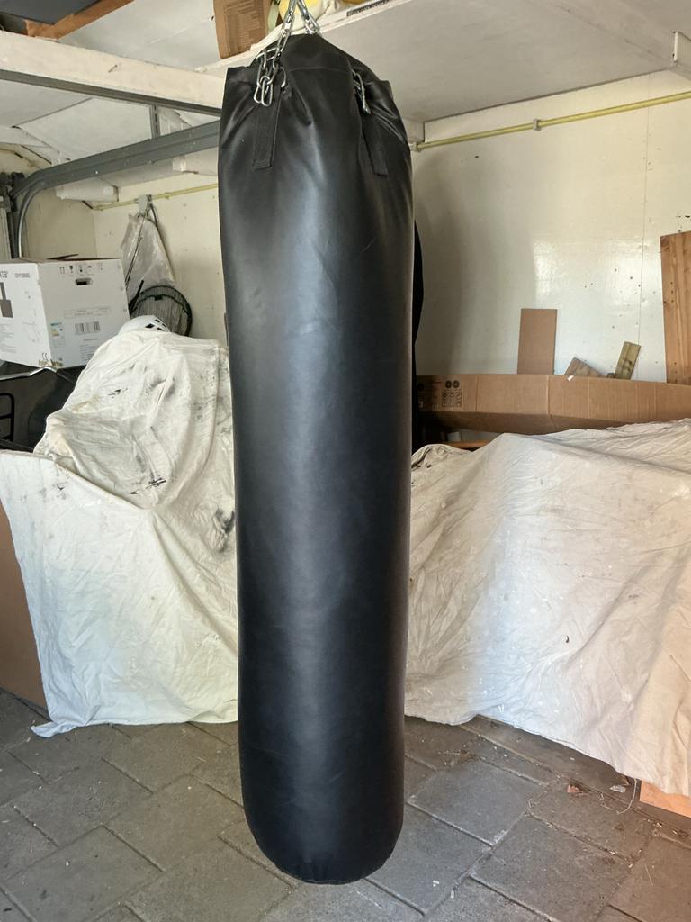 Zwarte Rumble bokszak RBAG-150 met veer-ophangsysteem., Sport en Fitness, Boksen, Ophalen, Zo goed als nieuw, Bokszak