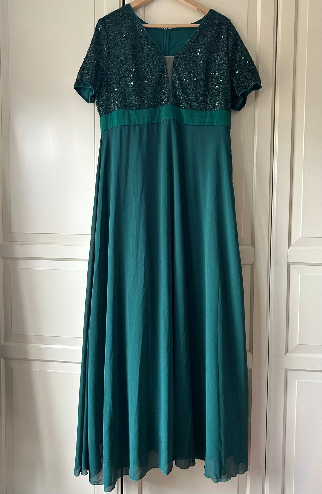 Galajurk met eventueel satijnen omslagdoek - EUR maat 46/XXL, Kleding | Dames, Galajurk, Maat 46/48 (XL) of groter, Ophalen of Verzenden