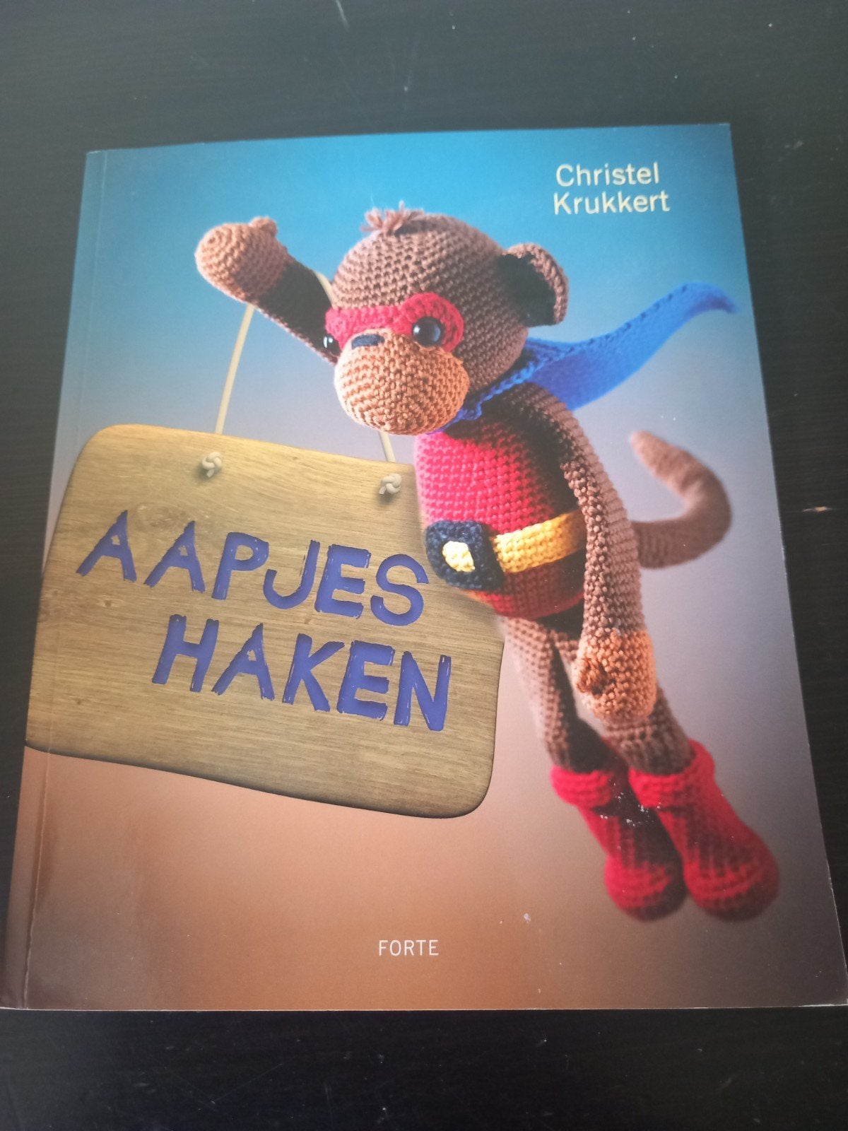 Aapjes Haken - Christel Krukkert, Breien en Haken, Ophalen of Verzenden, Zo goed als nieuw, Christel Krukkert