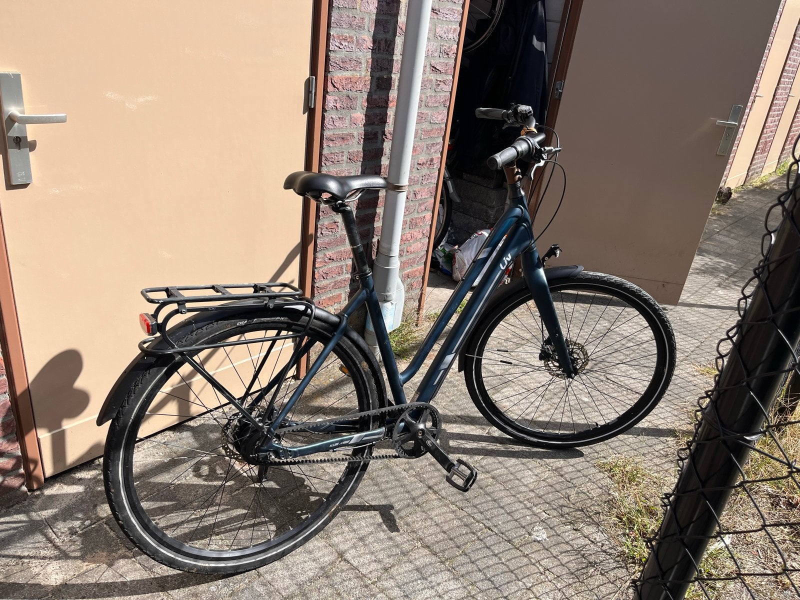 LIV Stadsfiets (Giant damesmerk) met riemaandrijving, Ophalen, Gebruikt, Giant, 50 tot 53 cm