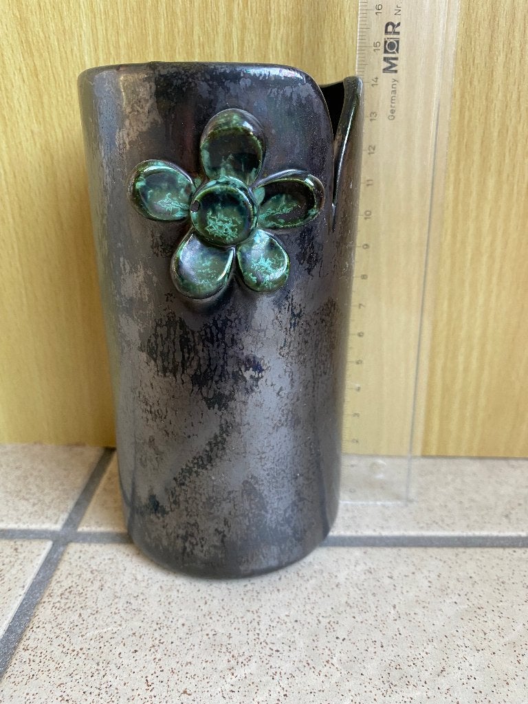 Aparte donkere keramieken vaas met bloemdecoratie, Zwart, 14 cm, Ophalen of Verzenden, Zo goed als nieuw