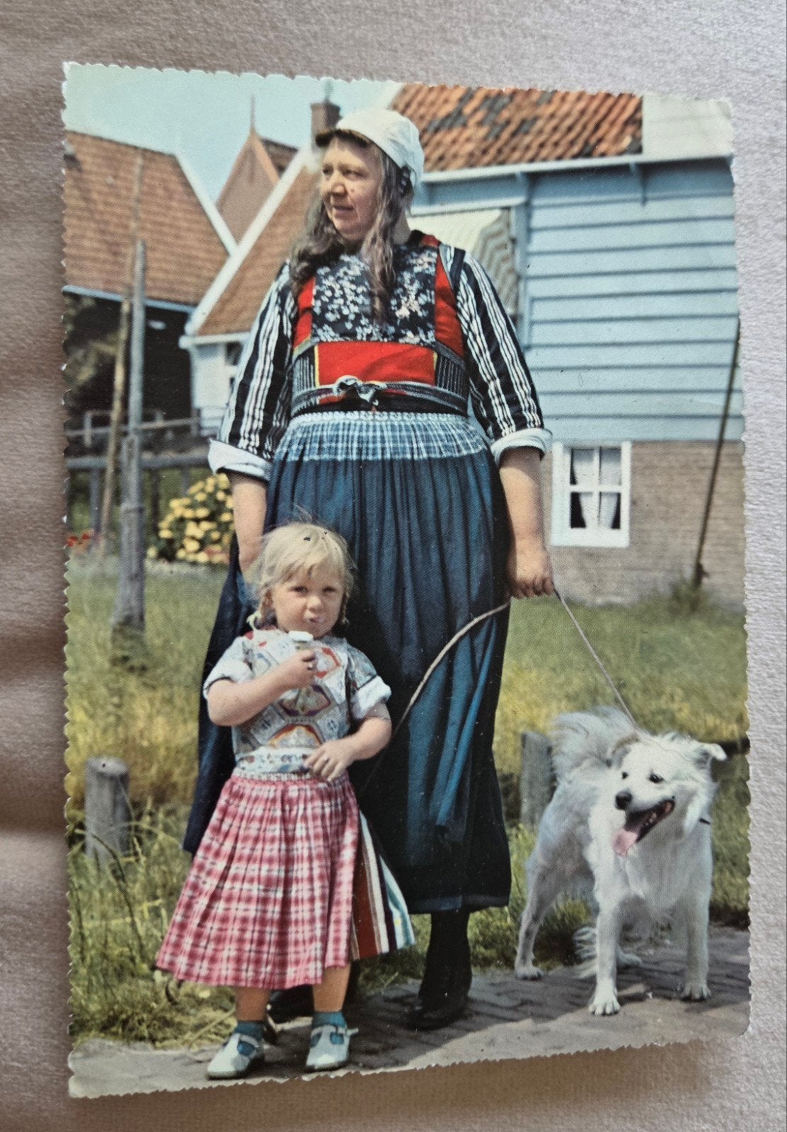 Klederdracht Marken - Moeder, Kind & Hond, Verzenden, Ongelopen, Klederdracht