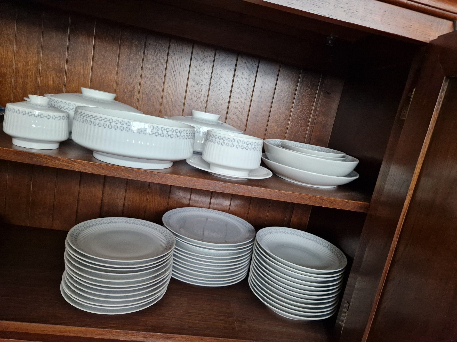 12 delig servies, Ophalen, Zo goed als nieuw, Porselein, Overige stijlen