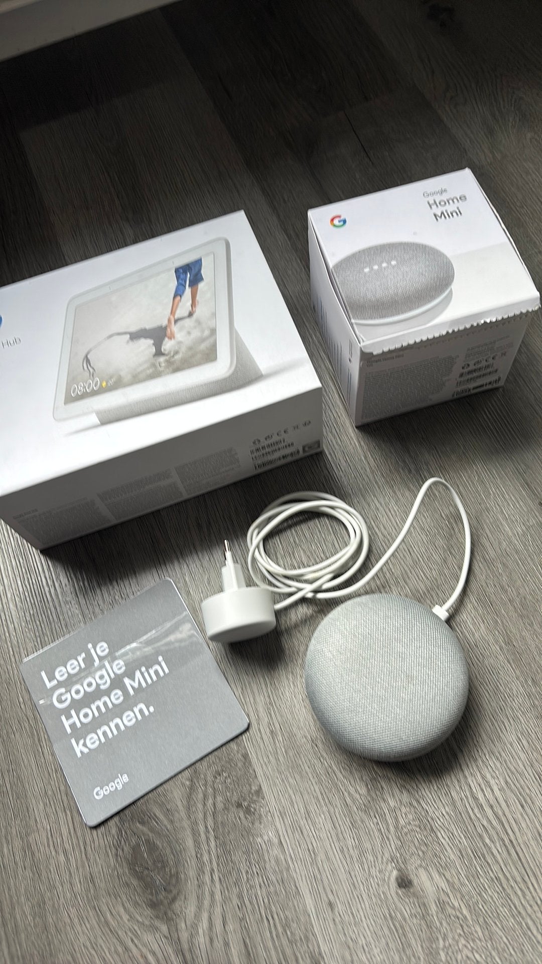 Google nest hub + Google nest mini grijs chalk, Ophalen of Verzenden, Zo goed als nieuw